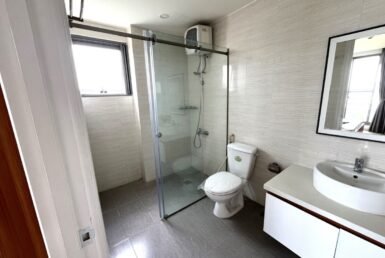 toilet-trong-can-ho-ban