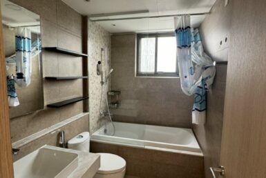 toilet-trong-phong-ngu-co-bon-tam-nam