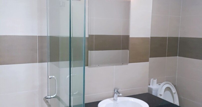 tollet can ho can ban 1 810x430 - Bán căn hộ chung cư Scenic Valley 2, 76m2, giá 4.850 tỷ + 01 ô đậu xe , nhà có hợp đồng thuê ổn định.