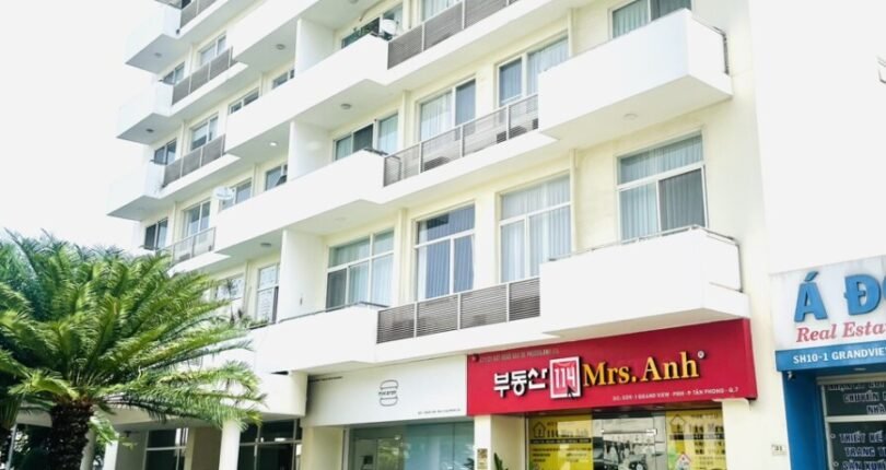 vi tri shophouse toa lac tren duong noi khu grand view 810x430 - Giá mua bán Shophouse số 9 mặt đường nội khu Chung cư Grand View Quận 7 T7/2024