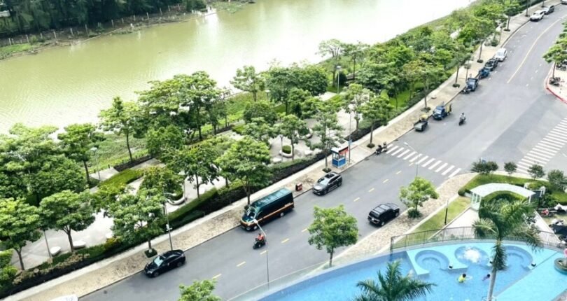 view nhin tu phong ngu 810x430 - Bán gấp căn hộ 3pn Chung cư Midtown m7 view trực diện sông rất đẹp