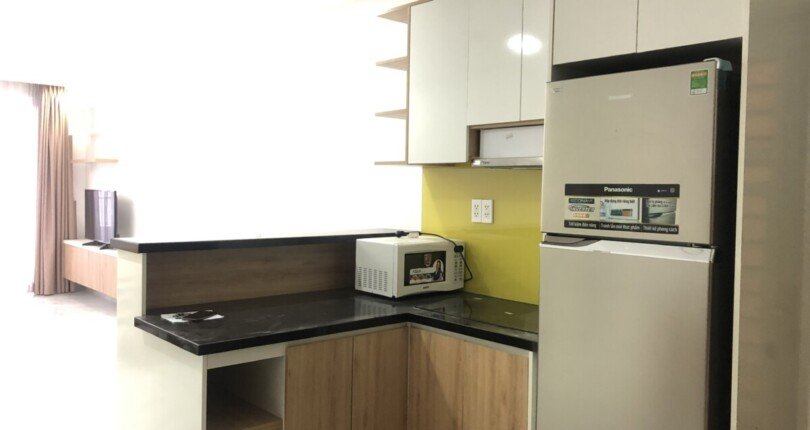 Cho thue can ho chung cu Scenic Valley 1 bep 1 810x430 - Cần cho thuê gấp căn hộ chung cư Scenic Valley 1, 80m2, 02pn , giá 20tr/tháng, view hồ bơi.