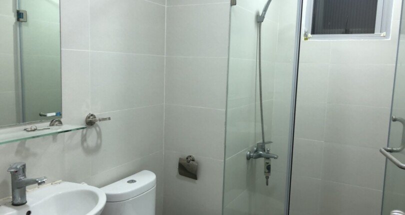 Cho thue can ho chung cu Scenic Valley 1 wc 2 810x430 - Cần cho thuê gấp căn hộ chung cư Scenic Valley 1, 80m2, 02pn , giá 20tr/tháng, view hồ bơi.