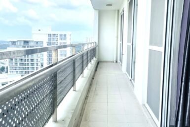 ban-cong-dai-noi-phong-khach-va-phong-ngu