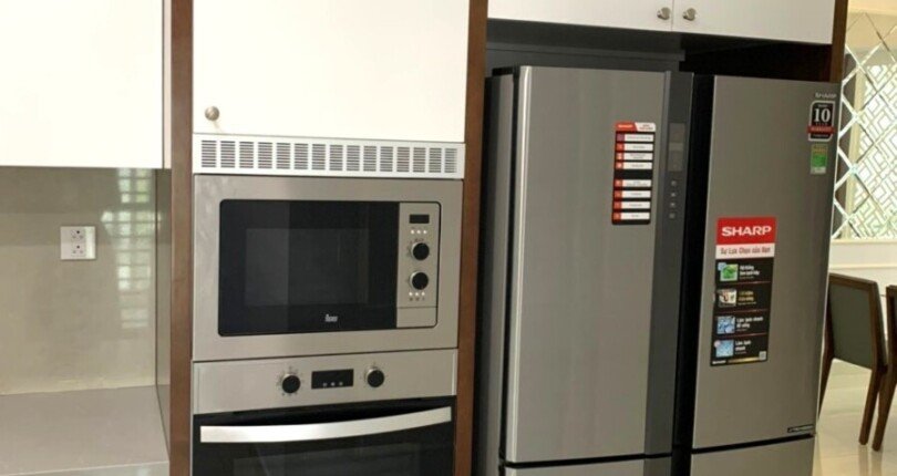 bep day du trang thiet bi cao cap 810x430 - Giá mua bán căn hộ 3pn vị trí B06 Chung cư Riverpark Premier Phú Mỹ Hưng T8/2024