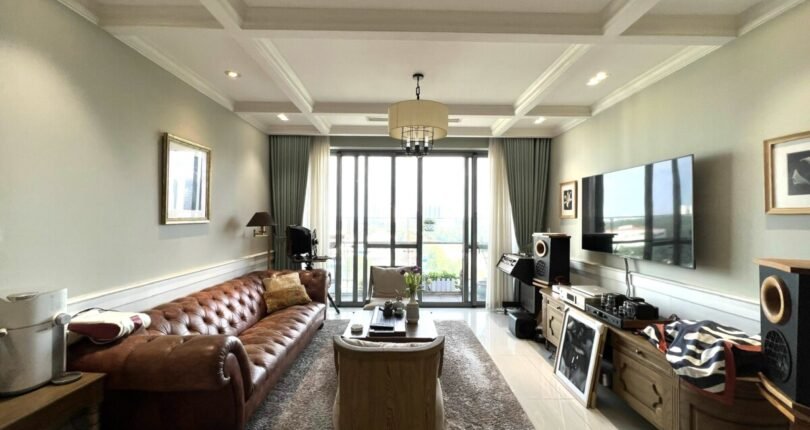 can can phong khach can ho 810x430 - Giá mua bán căn hộ 3pn số 03 Block B Chung cư Riverpark Premier Quận 7 T8/2024