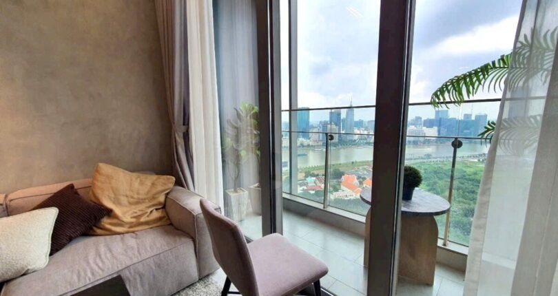 can canh ban cong phong khach 810x430 - Giá cho thuê căn hộ 2pn Chung cư Empire City Thủ Thiêm T8/2024