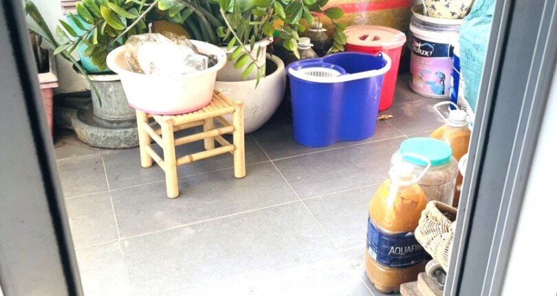 can canh ban cong phong khach can ho ban 810x430 - Giá mua bán căn hộ 3pn Block A Chung cư Green Valley Quận 7 T8/2024