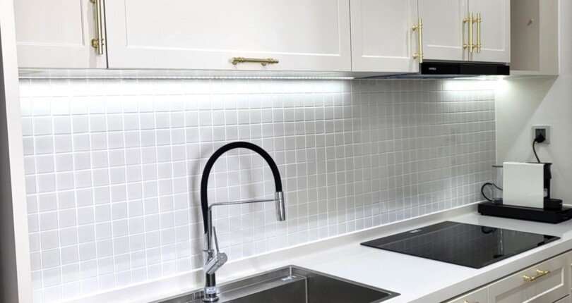 can canh bep 810x430 - Giá mua bán căn hộ 2pn Block G Chung cư The Peak Quận 7 T9/2024