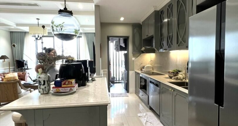 can canh bep rong rai 810x430 - Giá mua bán căn hộ 3pn số 03 Block B Chung cư Riverpark Premier Quận 7 T8/2024