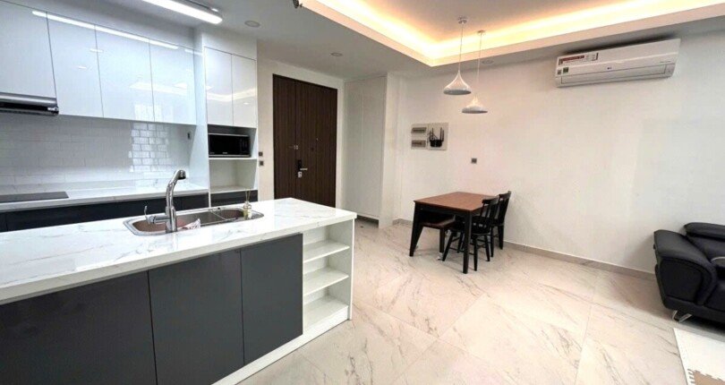 can canh bep va phong an 810x430 - Giá mua bán căn 2pn Block B.06 Chung cư Midtown m7 The Signature Quận 7 T9/2024