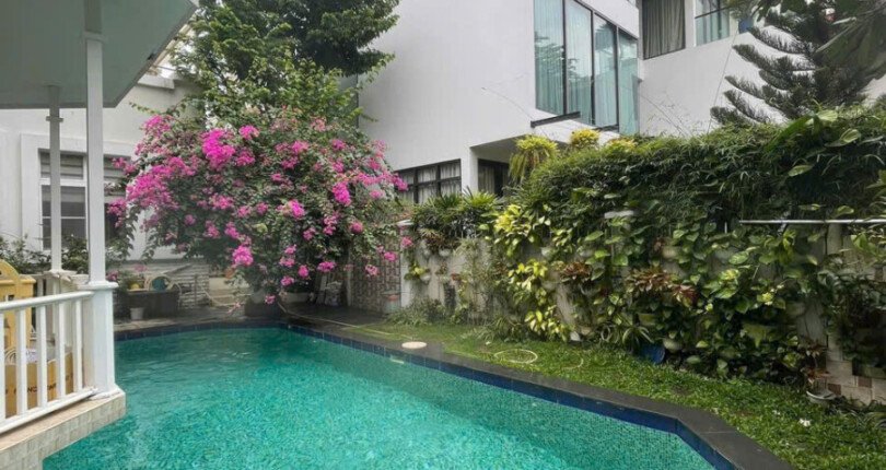 can canh ho boi rieng trong nha biet thu cho thue 810x430 - Giá cho thuê nhà Biệt thự có hồ bơi Khu phố Mỹ Gia 2 Phú Mỹ Hưng Quận 7 T8/2024