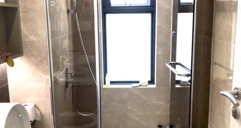 can ho ban co 2 toilet day du thiet bi nhu hinh 810x430 - Giá mua bán căn hộ 3pn Block B Chung cư Hưng Phúc Premier Quận 7 T9/2024