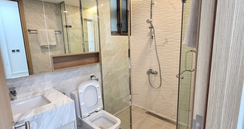 can ho co 2 toilet rong rai nhu hinh 810x430 - Giá mua bán căn hộ 2pn Block G Chung cư The Peak Quận 7 T9/2024