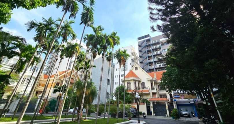 cong vien noi khu 810x430 - Giá mua bán nhà Biệt thự nguyên căn số 3e Khu dân cư Him Lam Phổ Quang Tân Bình T8/2024