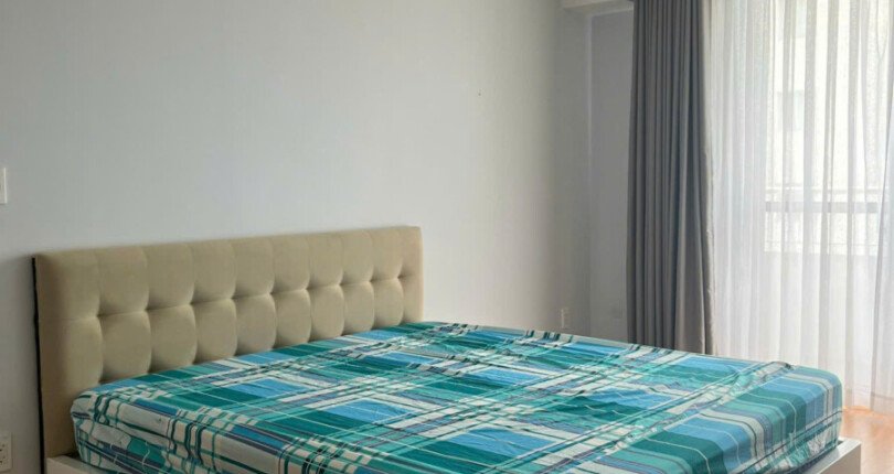 hinh anh phong ngu can ho can ban 2 1 810x430 - Cần bán căn hộ 151m2 chung cư Scenic Valley 1, 04PN, giá 10,5 tỷ, nội thất đầy đủ.