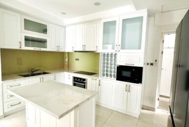 khong-gian-bep-rong-rai