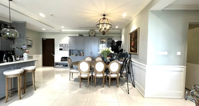 khong gian phong an va bep 810x430 - Giá mua bán căn hộ 3pn số 03 Block B Chung cư Riverpark Premier Quận 7 T8/2024