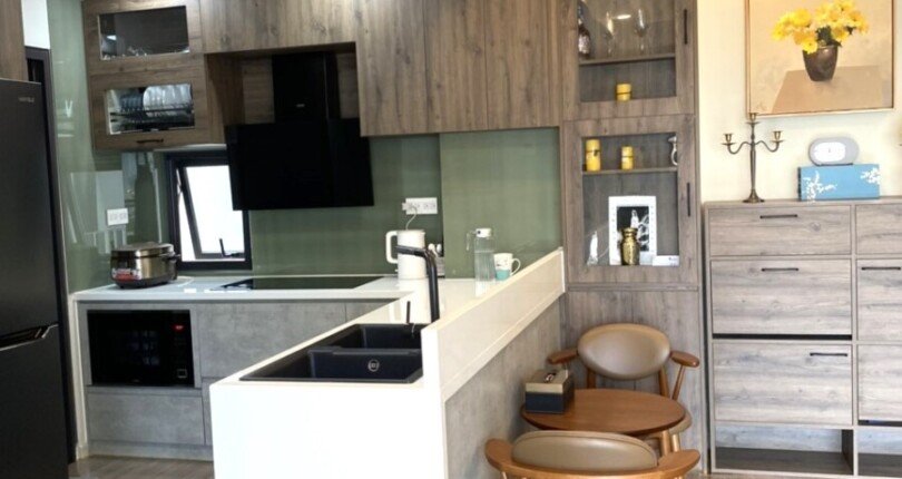 khong gian phong bep rong rai 810x430 - Giá mua bán căn hộ 3pn Block B Chung cư Hưng Phúc Premier Quận 7 T9/2024