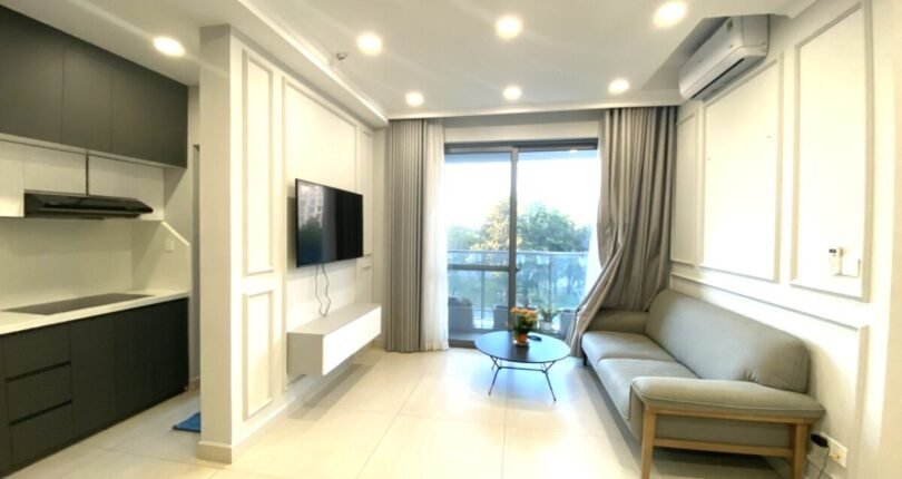 phong khach 810x430 - Giá mua bán căn hộ 2pn Block A Chung cư Urban Hill đường Nguyễn Văn Linh Quận 7 T8/2024