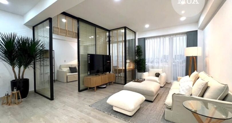 phong khach can ho ban 2 810x430 - Giá mua bán căn hộ 3pn Block D Chung cư Grand View Quận 7 T8/2024