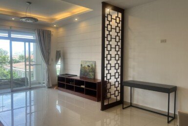 phong-khach-can-ho-ban