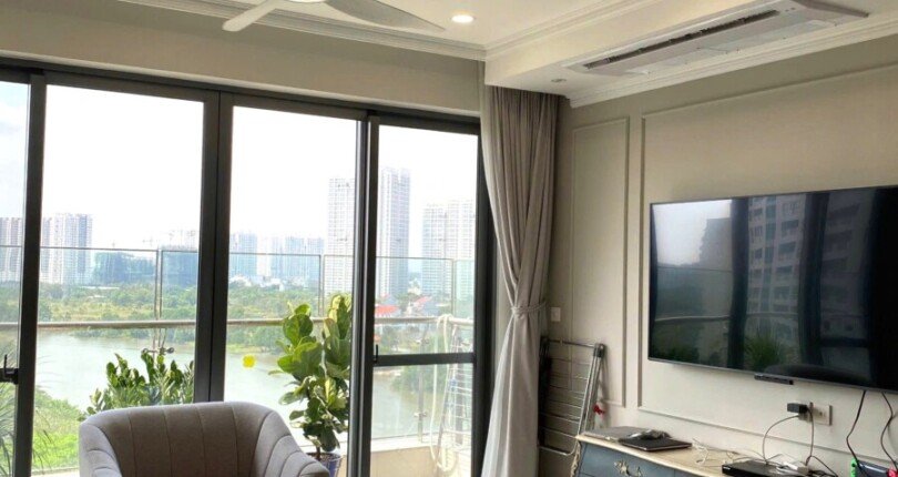 phong khach can ho ban 27 810x430 - Giá mua bán căn hộ 3pn Block B - 04 Chung cư Riverpark Premier Quận 7 T9/2024