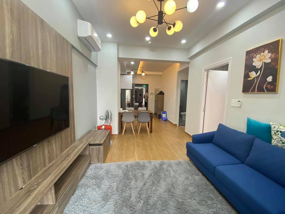 phong khach can ho ban 6 - Bán căn hộ 75m2, tọa lạc ngay chung cư Saigon South, Nguyễn Hữu Thọ, giá chỉ 4.250 tỷ , đầy đủ nội thất.