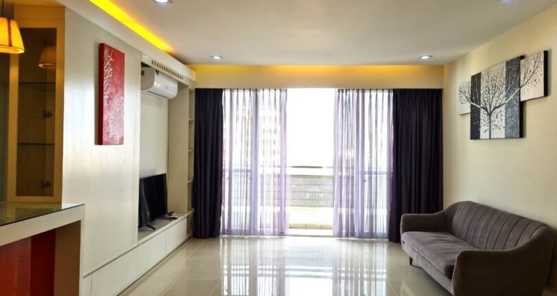 phong khach can ho ban 810x430 - Giá mua bán căn hộ 3pn kiểu nhà Be Chung cư Riverpark Residence Quận 7 T8/2024