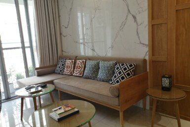 phong-khach-can-ho-can-ban-nhin-ra-bancon