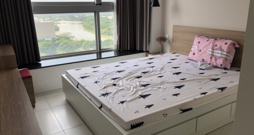 phong ngu can ho ban 810x430 - Căn hộ chung cư Scenic Valley 1, 02pn, giá 4.750 tỷ, view Đông Nam, nhà có HĐT on633 định.