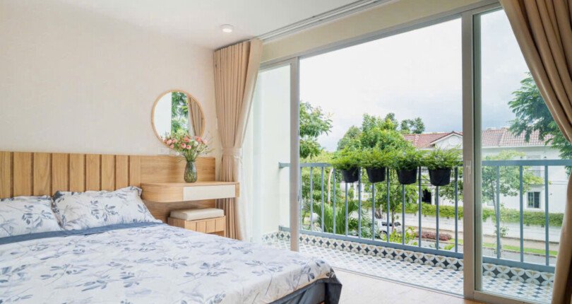 phong ngu rong rai sang trong 810x430 - Giá mua bán căn hộ Duplex Chung cư Mỹ Cảnh Phú Mỹ Hưng Quận 7 T8/2024