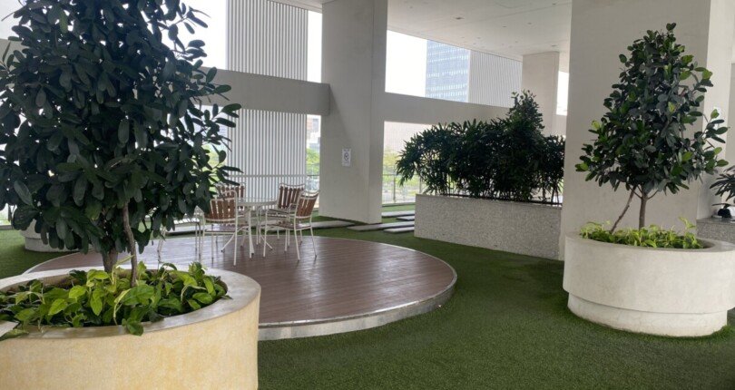 tang san vuon 810x430 - Cho thuê căn hộ 03pn, chung cư Scenic Valley 1, giá 30tr/tháng, nội thất cao cấp, xem nhà dễ.