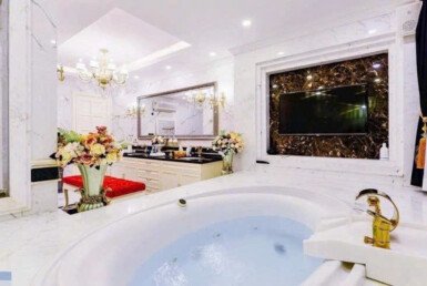 toilet-rong-rai-sang-trong