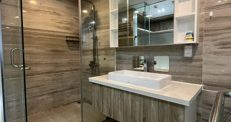 tollet can ho ban 4 810x430 - Cần bán căn hộ 151m2 chung cư Scenic Valley 1, 04PN, giá 10,5 tỷ, nội thất đầy đủ.