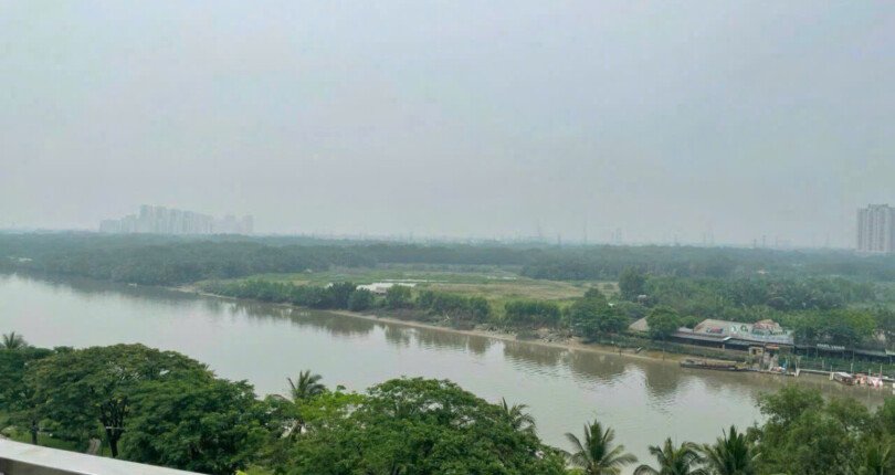 view ban cong phong khach 1 810x430 - Giá mua bán căn hộ 3pn Chung cư Grand View C Phú Mỹ Hưng Quận 7 T8/2024