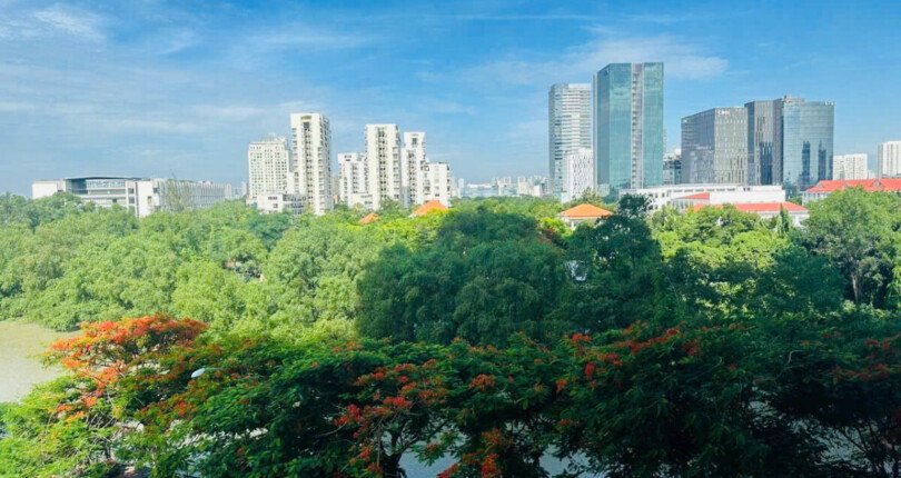 view nhin tu ban cong can ho ban 1 810x430 - Giá mua bán căn hộ 3pn tòa T3 Chung cư Riviera Point Quận 7 T9/2024