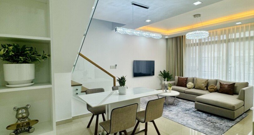 z5735980561138 deabfc636707953fa491abd5804a8fd5 810x430 - Chủ gửi bán Duplex Star Hill 151m2, 3 phòng ngủ, full nội thất 100%, sẵn ô xe