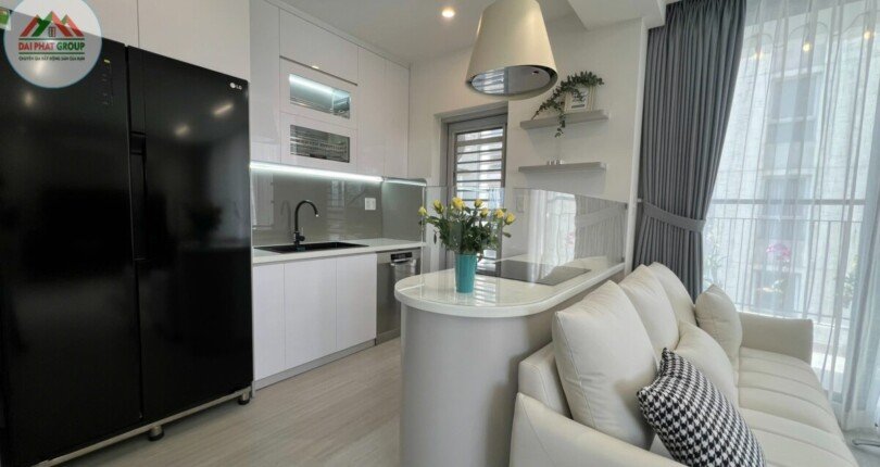 z5739333755452 c5f530c7c30be0d7911a5a842dbf4eda 810x430 - Bán Penthouse Star Hill 241m2, 3 phòng ngủ, sân vườn, căn góc 2 view thoáng mát