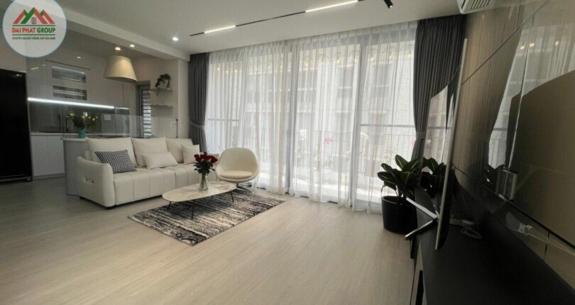 z5739333788143 340833ee8d9d2c67e9bc9e19a1c28fae 810x430 - Bán Penthouse Star Hill 241m2, 3 phòng ngủ, sân vườn, căn góc 2 view thoáng mát