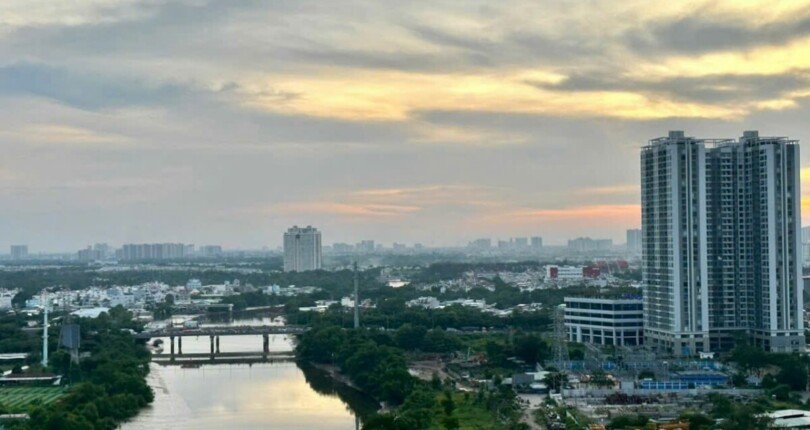 z5749505484254 2223a7fa79b7a400622eb919d6283513 810x430 - Bán căn hộ cao cấp Riverpark Residence 3 phòng ngủ, full nội thất, lầu cao view sông