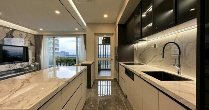 z5749505485210 2a968389fc20d9c674509e3f135c3f41 810x430 - Bán căn hộ cao cấp Riverpark Residence 3 phòng ngủ, full nội thất, lầu cao view sông