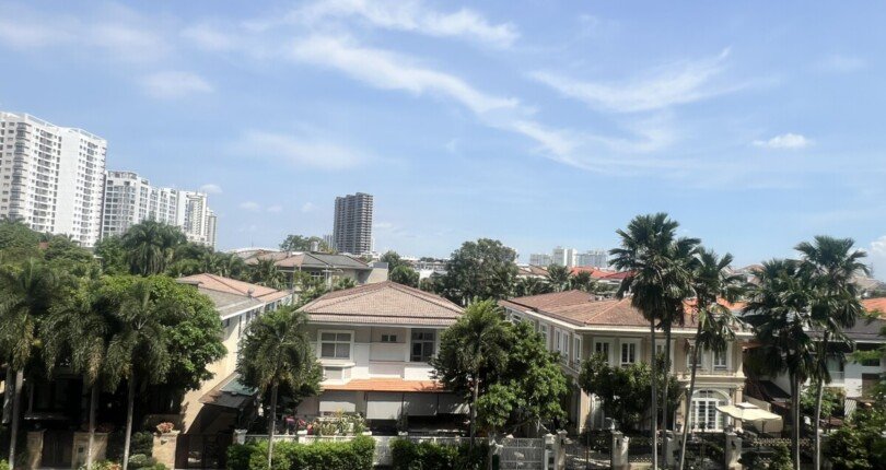 z5758443064549 6c8bd28fb10c30fbdc6c9f0f286680bd 810x430 - Bán gấp căn hộ Riverside Residence 2 phòng ngủ, 82m2, giá vô cùng tốt