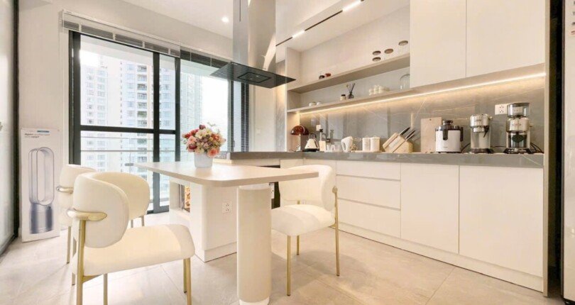 IMG 3649 810x430 - Bán căn hộ The Antonia Phú Mỹ Hưng, Quận 7 có 2 phòng ngủ nội thất cao cấp như hình, lầu cao, view sông.