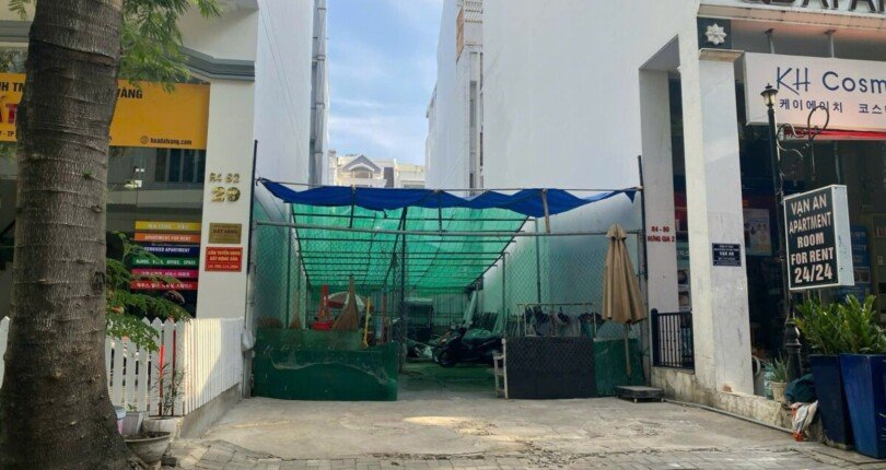 IMG 3659 810x430 - Bán đất mặt tiền Hưng Gia, Phú Mỹ Hưng, Quận 7 khu kinh doanh sầm uất được xây hầm+lửng+3 lầu