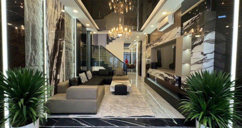 IMG 4038 810x430 - Nhà đẹp 13,5 tỷ ! Thiết kế như biệt thự Cách Phú Mỹ Hưng 100m tại KDC NAM LONG diện tích 4x20m