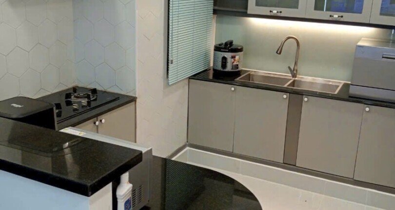 IMG 4111 810x430 - Penthouse Sky Garden cho thuê, có 5 phòng ngủ và sân vườn rộng