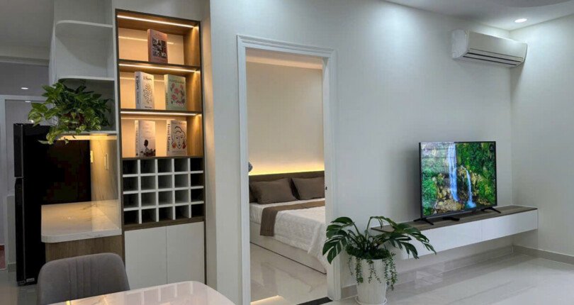 ban can ho sky garden 3 2 4 810x430 - Bán căn hộ Sky Garden 3. DT 68m2 Nhà đẹp View trực diện hồ bơi- 2pn-2wc- Giá bán 4.390 Tỷ