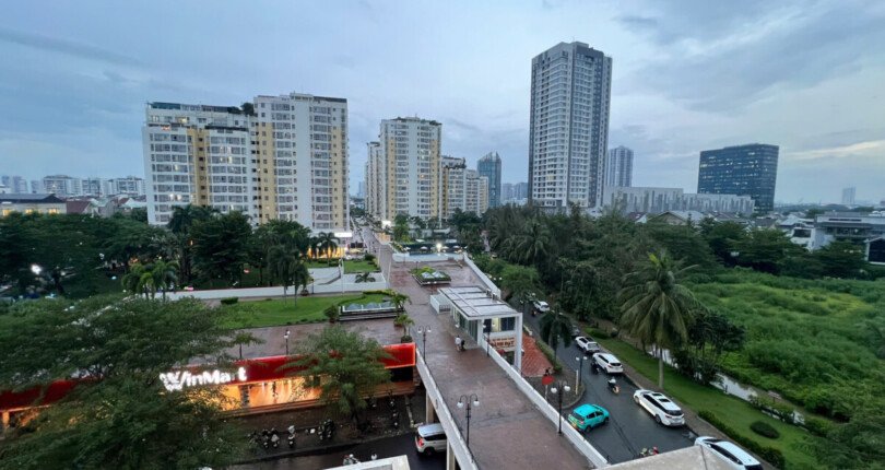 ban can ho sky garden 3 20 810x430 - Bán nhanh căn hộ Sky Garden 3. Căn góc diện tích 72m2 Nhà đẹp- View trực diện hồ bơi- Giá 4.450 Tỷ