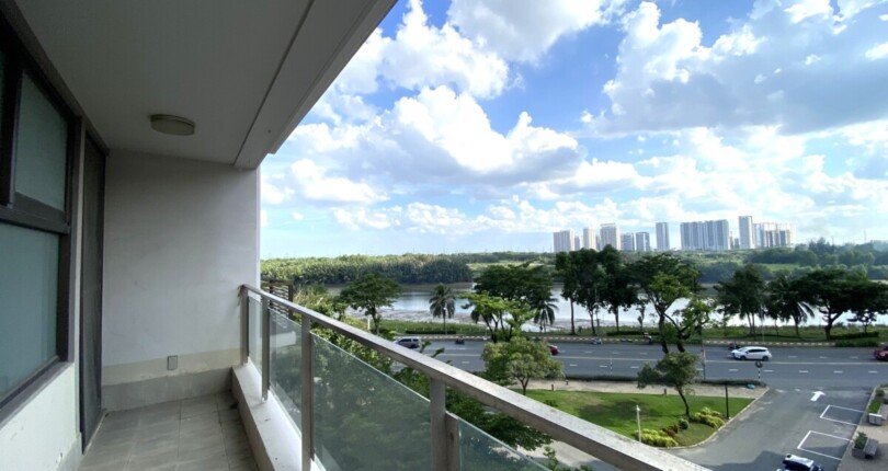 ban cong cna ho ban 810x430 - Giá mua bán căn hộ 3pn Chung cư The Panorama Phú Mỹ Hưng Quận 7 T10/2024